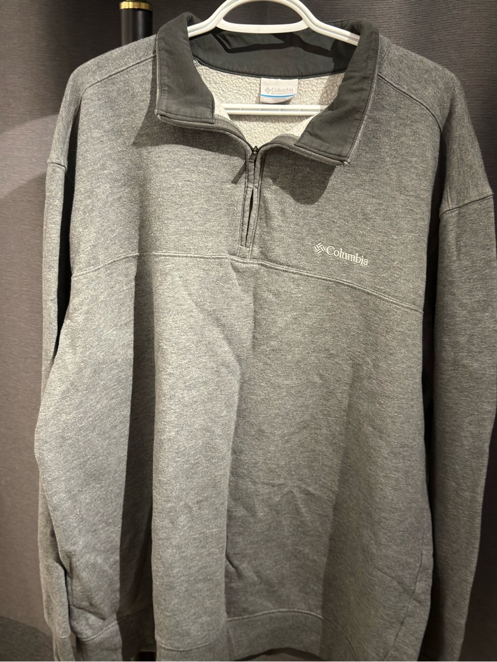 Columbia Men's Charcoal Gray Half-Zip Sweatshirt